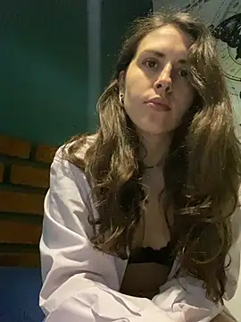 isadelasestrellas online show from March 9, 2026, 12:30 pm