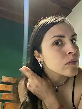 Snapshot of isadelasestrellas chatting on October 5, 2025, 1:57 pm isadelasestrellas online show from October 5, 2025, 1:57 pm