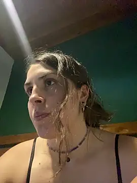 isadelasestrellas online show from December 20, 2025, 9:39 pm