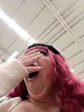 Snapshot of madelaine- chatting on November 27, 2025, 7:14 pm madelaine- online show from November 27, 2025, 7:14 pm