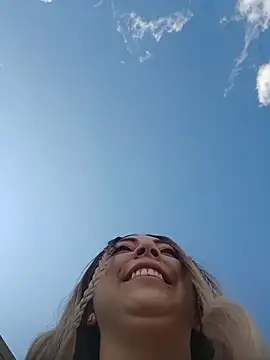 Snapshot of madelaine- chatting on November 17, 2025, 6:56 pm madelaine- online show from November 17, 2025, 6:56 pm