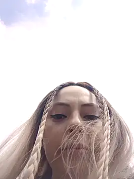 Snapshot of madelaine- chatting on October 16, 2025, 7:00 pm madelaine- online show from October 16, 2025, 7:00 pm