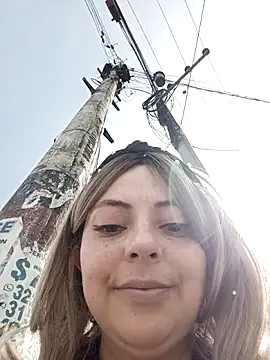 Snapshot of madelaine- chatting on December 2, 2025, 6:53 pm madelaine- online show from December 2, 2025, 6:53 pm