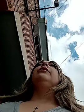 madelaine- online show from December 20, 2025, 7:39 pm