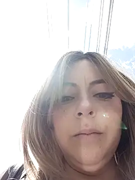 Snapshot of madelaine- chatting on December 14, 2025, 4:45 pm madelaine- online show from December 14, 2025, 4:45 pm