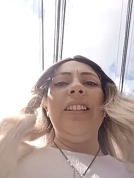 Snapshot of madelaine- chatting on October 30, 2025, 6:49 pm madelaine- online show from October 30, 2025, 6:49 pm