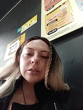 madelaine- online show from May 4, 2026, 6:55 pm