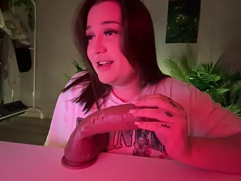 DaisyBooom online show from December 17, 2025, 8:14 pm