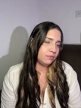 Snapshot of valentina_jonnes1 chatting on March 27, 2026, 2:09 am valentina jonnes1 online show from March 27, 2026, 2:09 am