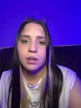 Snapshot of valentina_jonnes1 chatting on March 24, 2026, 5:18 am valentina jonnes1 online show from March 24, 2026, 5:18 am