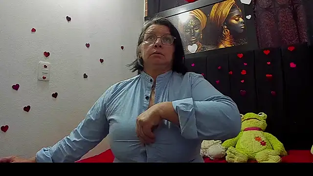 Snapshot of Evaaross_2345 chatting on June 7, 2026, 8:36 pm Evaaross 2345 online show from June 7, 2026, 8:36 pm