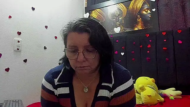 Snapshot of Evaaross_2345 chatting on June 9, 2026, 2:18 pm Evaaross 2345 online show from June 9, 2026, 2:18 pm