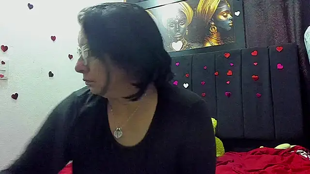 Snapshot of Evaaross_2345 chatting on June 20, 2026, 1:05 pm Evaaross 2345 online show from June 20, 2026, 1:05 pm