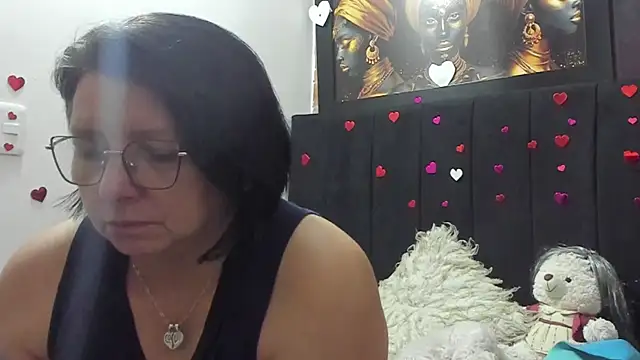 Evaaross 2345 online show from May 1, 2026, 1:16 pm