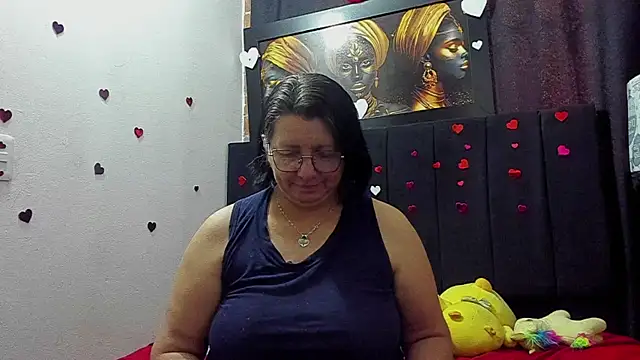 Snapshot of Evaaross_2345 chatting on June 13, 2026, 12:25 pm Evaaross 2345 online show from June 13, 2026, 12:25 pm