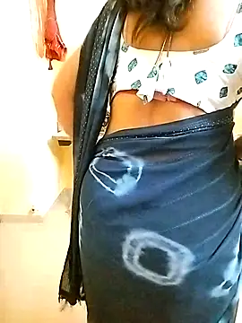 Snapshot of PayalSharmahot143 chatting on November 24, 2025, 5:35 pm PayalSharmahot143 online show from November 24, 2025, 5:35 pm