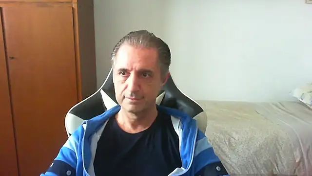 lliuk70mi online show from May 6, 2026, 12:53 pm