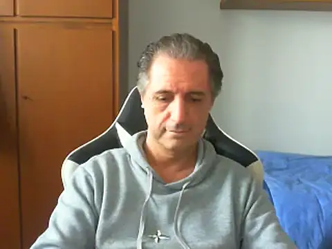 lliuk70mi online show from February 16, 2025, 2:21 pm