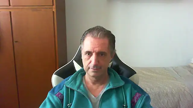 lliuk70mi online show from April 26, 2026, 12:13 pm