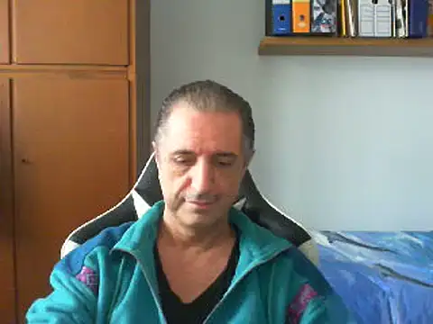 lliuk70mi online show from December 15, 2024, 1:22 pm