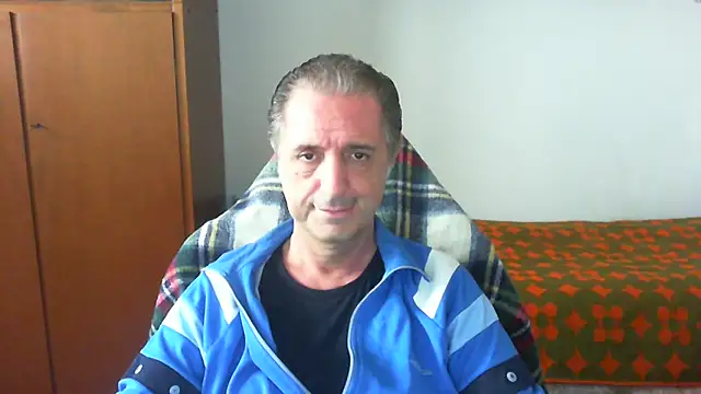 lliuk70mi online show from May 10, 2026, 12:42 pm