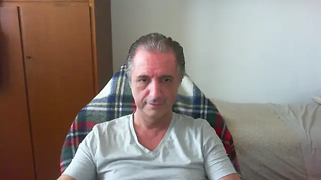 lliuk70mi online show from May 12, 2026, 12:33 pm