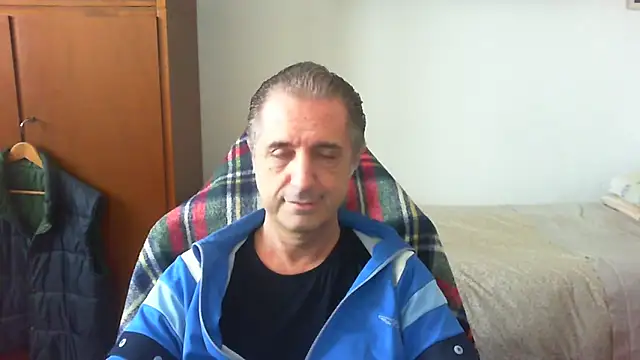 lliuk70mi online show from May 7, 2026, 1:25 pm