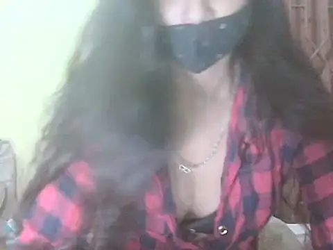 JENIFER PUNE online show from March 17, 2025, 6:42 pm