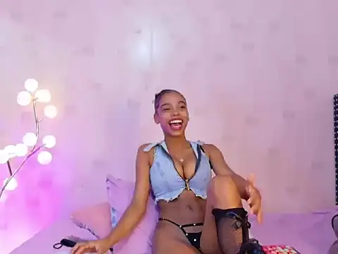 littleebonymommy online show from May 2, 2026, 7:35 am