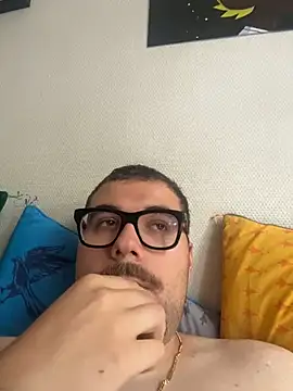 Snapshot of Gartengolem chatting on July 17, 2026, 9:28 am Gartengolem online show from July 17, 2026, 9:28 am