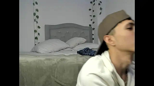 Snapshot of Justyn_Ross chatting on February 3, 2026, 11:10 pm Justyn Ross online show from February 3, 2026, 11:10 pm