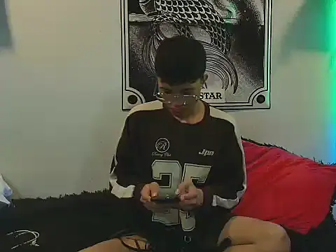 Snapshot of Justyn_Ross chatting on November 28, 2025, 12:00 am Justyn Ross online show from November 28, 2025, 12:00 am