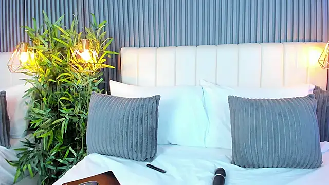 Snapshot of LinaGlam chatting on October 20, 2025, 10:43 pm LinaGlam online show from October 20, 2025, 10:43 pm