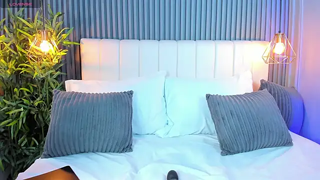 Snapshot of LinaGlam chatting on October 7, 2025, 10:44 pm LinaGlam online show from October 7, 2025, 10:44 pm