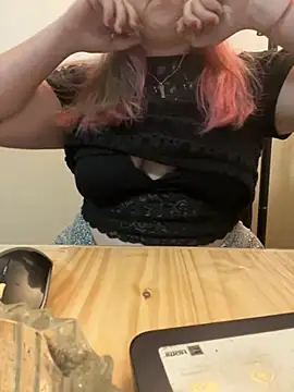 Snapshot of Popinasq chatting on October 10, 2025, 5:41 am Popinasq online show from October 10, 2025, 5:41 am