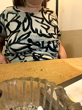 Popinasq online show from November 14, 2025, 9:18 pm