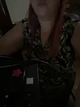 Snapshot of Popinasq chatting on November 3, 2025, 3:15 pm Popinasq online show from November 3, 2025, 3:15 pm