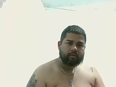 GABRIELGARCIA1313 online show from February 6, 2026, 3:41 pm