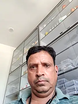 Snapshot of Raj1043 chatting on May 20, 2026, 6:32 am Raj1043 online show from May 20, 2026, 6:32 am