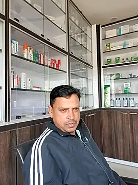 Snapshot of Raj1043 chatting on November 27, 2025, 4:57 am Raj1043 online show from November 27, 2025, 4:57 am