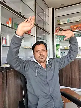 Snapshot of Raj1043 chatting on November 12, 2025, 6:17 am Raj1043 online show from November 12, 2025, 6:17 am