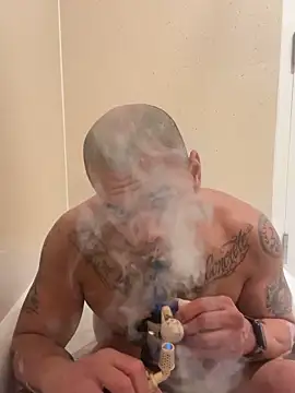 Snapshot of EatMyCake831 chatting on December 1, 2025, 2:51 pm EatMyCake831 online show from December 1, 2025, 2:51 pm