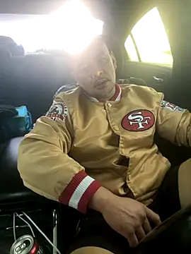 Snapshot of EatMyCake831 chatting on November 27, 2025, 4:07 pm EatMyCake831 online show from November 27, 2025, 4:07 pm