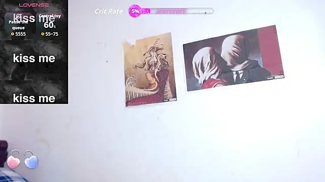 Snapshot of MeganCrouch chatting on October 27, 2025, 7:04 pm MeganCrouch online show from October 27, 2025, 7:04 pm