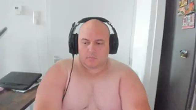 BigromeoXX online show from October 31, 2025, 3:19 pm