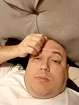 BigromeoXX online show from January 1, 2025, 10:32 am