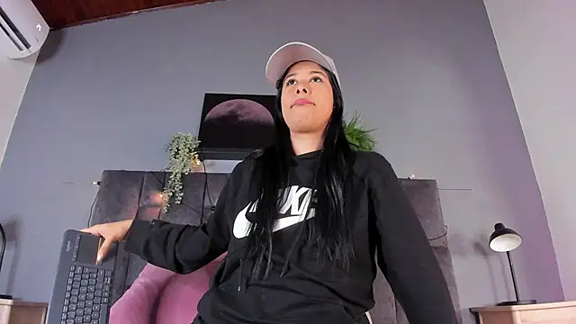 Snapshot of DulceAurora__ chatting on November 28, 2025, 2:45 am DulceAurora online show from November 28, 2025, 2:45 am