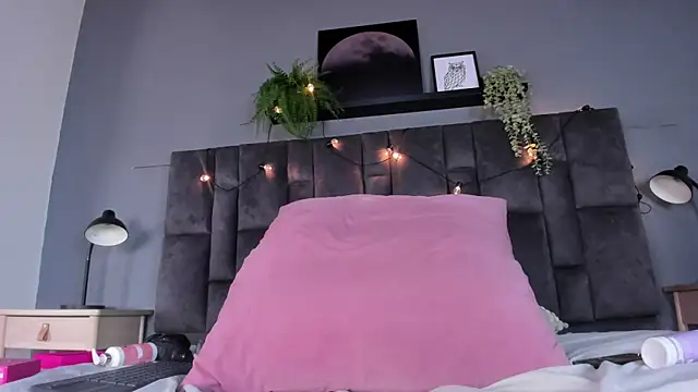 DulceAurora   online show from June 18, 2026, 9:14 am