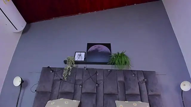 DulceAurora   online show from May 18, 2026, 1:28 am