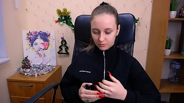 Snapshot of _Nicole_new chatting on December 28, 2024, 12:35 pm  Nicole new online show from December 28, 2024, 12:35 pm